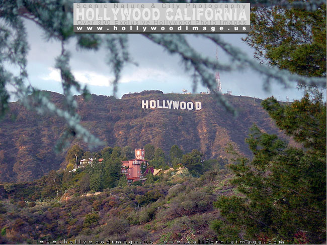 Hollywood_castle_and_sign