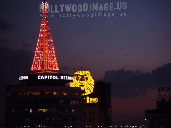 Hollywood_Capitol_Records_Tower_Holidays
