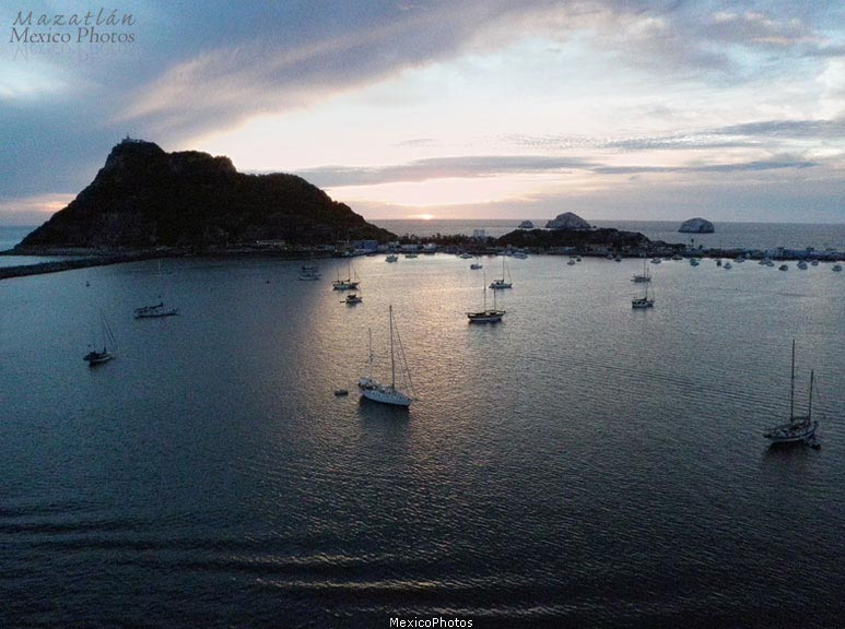 Mazatl�n Lighthouse Hill