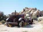 old-rusted-vintage-car