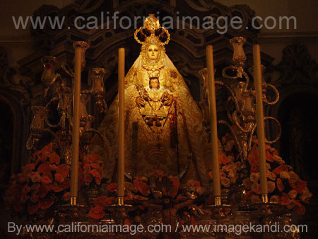 Spain-Cadiz-Madonna-Staue