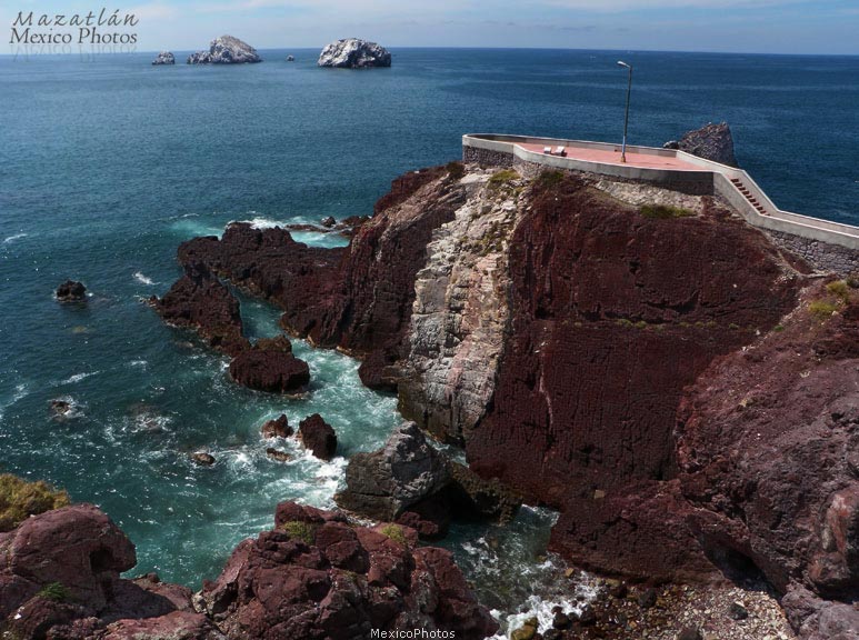 Mazatl�n Cliffs