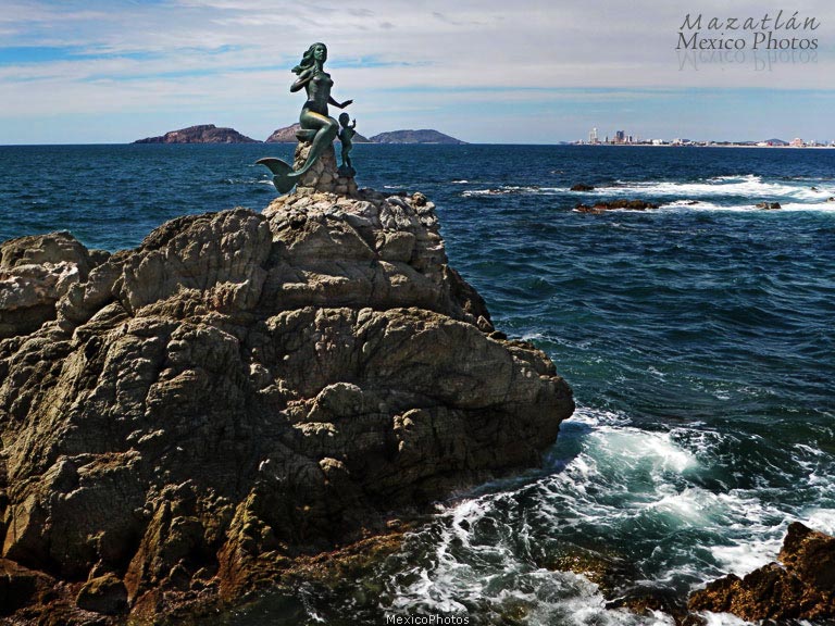 Mazatl�n Mermaid Statue